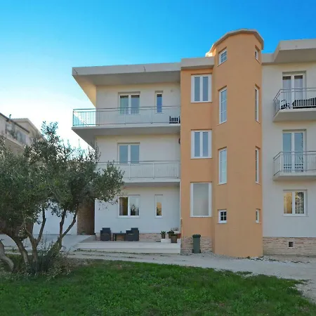 Lobster Apartment