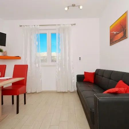 Lobster Apartment *